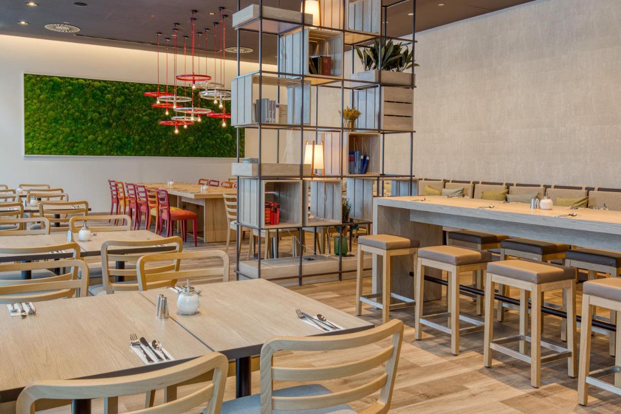 Intercityhotel Berlin Airport Ber Terminal 1 & 2 シェーネフェルト エクステリア 写真 Restaurant interior design