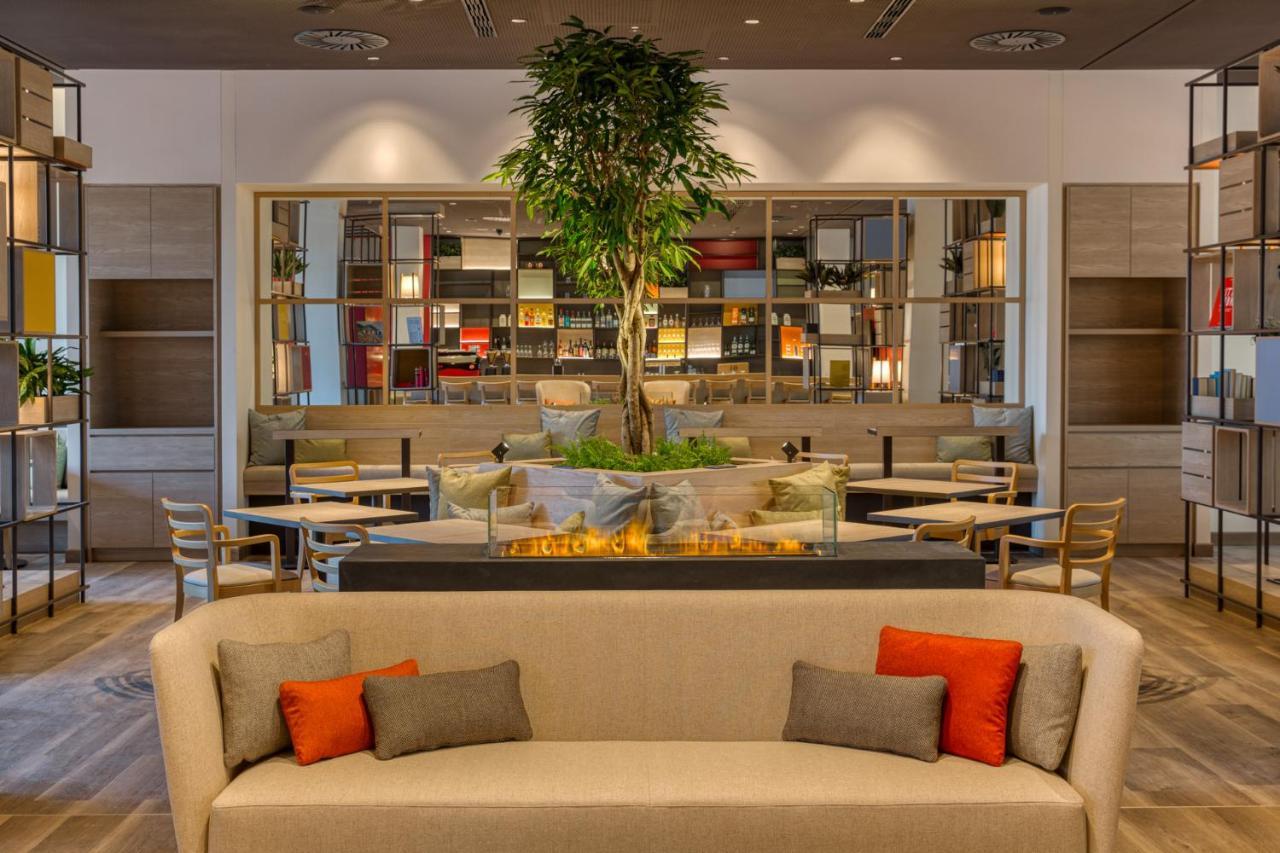 Intercityhotel Berlin Airport Ber Terminal 1 & 2 シェーネフェルト エクステリア 写真 Interior of the hotel