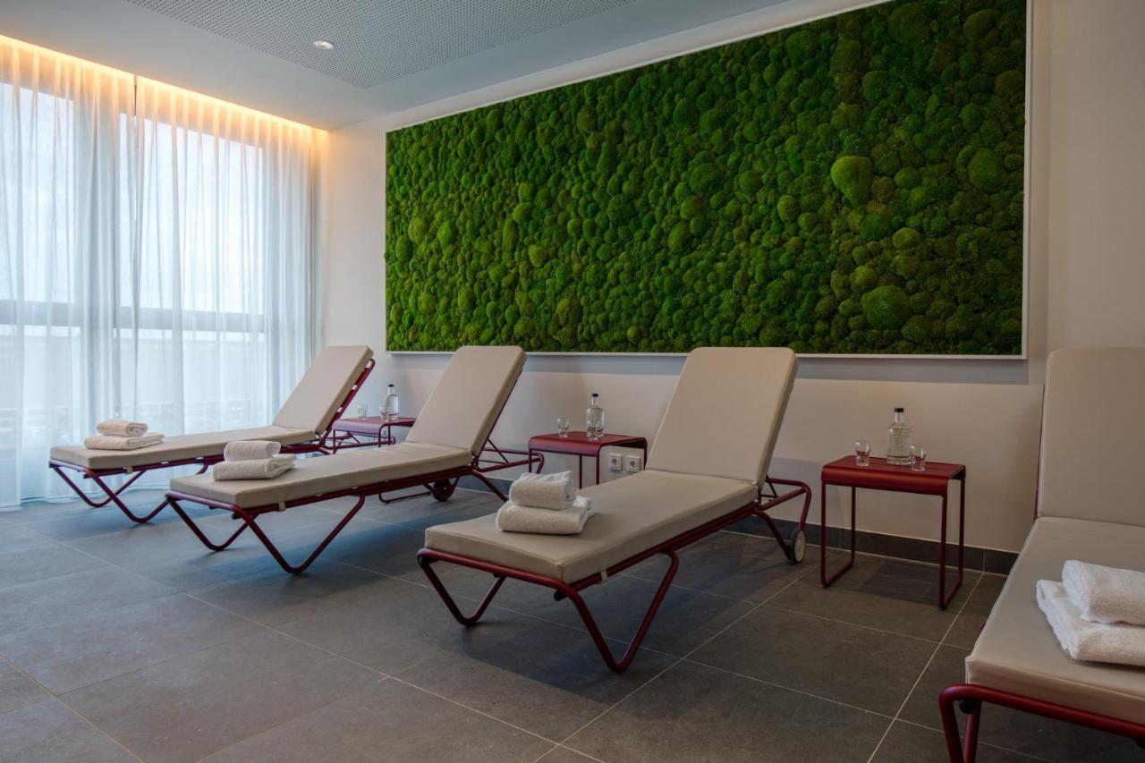 Intercityhotel Berlin Airport Ber Terminal 1 & 2 シェーネフェルト エクステリア 写真 The interior of the spa