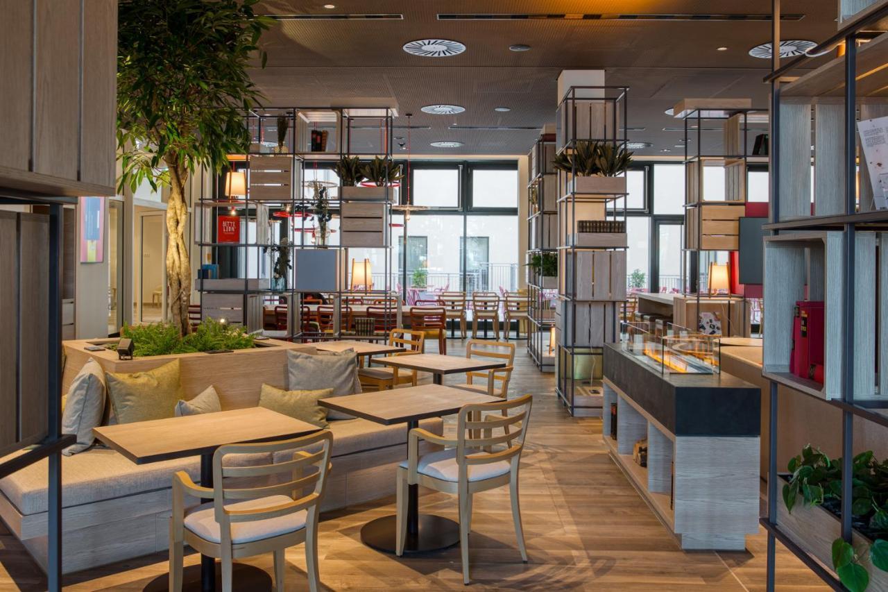 Intercityhotel Berlin Airport Ber Terminal 1 & 2 シェーネフェルト エクステリア 写真 Interior of the hotel