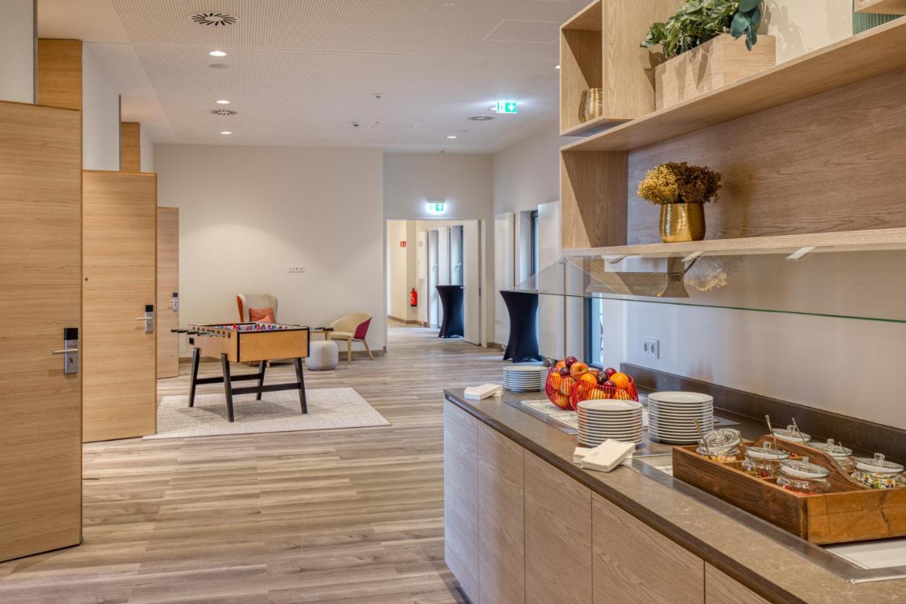 Intercityhotel Berlin Airport Ber Terminal 1 & 2 シェーネフェルト エクステリア 写真 Reception
